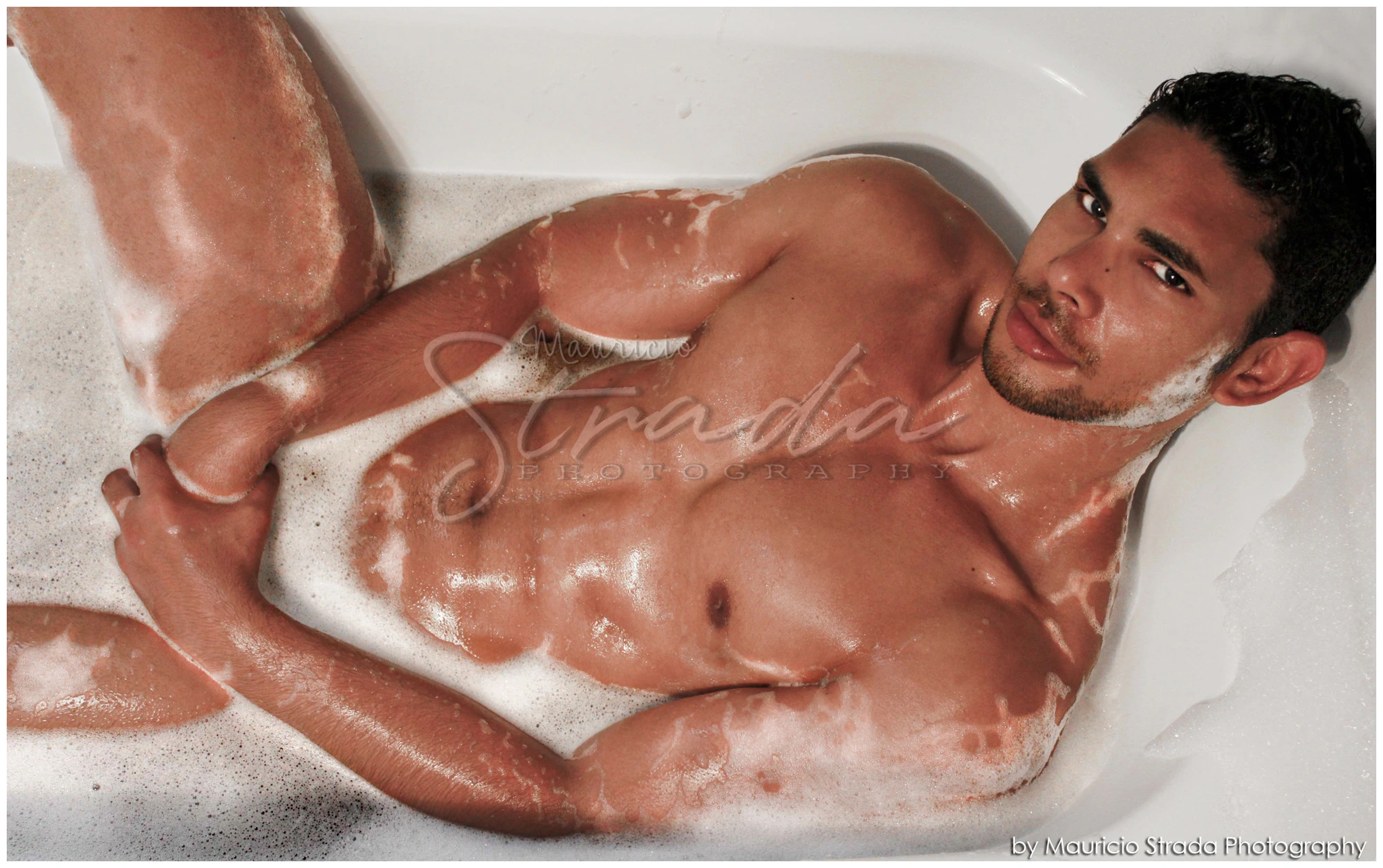 book aaron scort 22